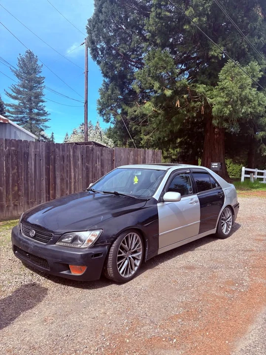 2001 Lexus IS 1st Gen - Image 3 of 8