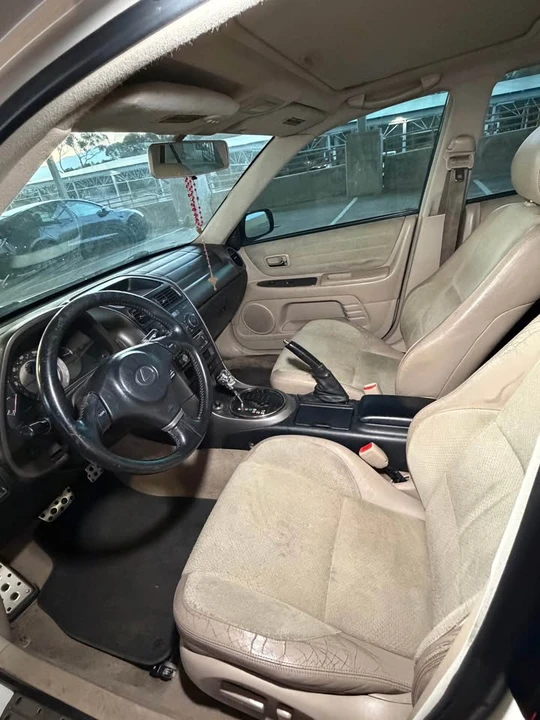2001 Lexus IS 1st Gen - Image 11 of 13