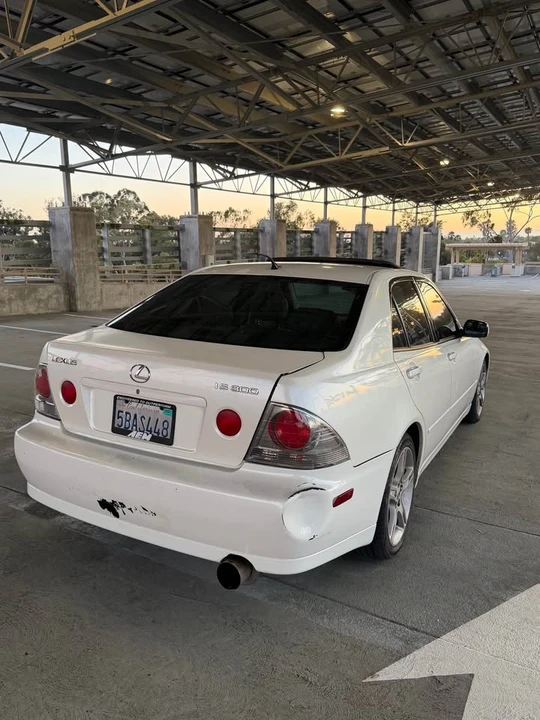 2001 Lexus IS 1st Gen - Image 8 of 13