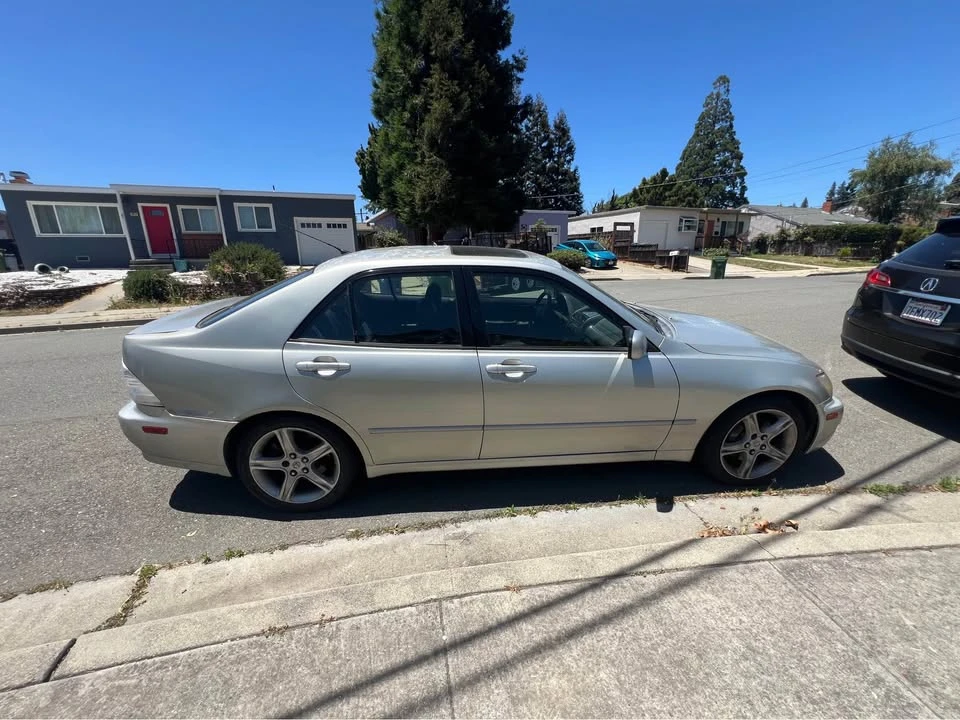 2001 Lexus IS 1st Gen - Image 3 of 4