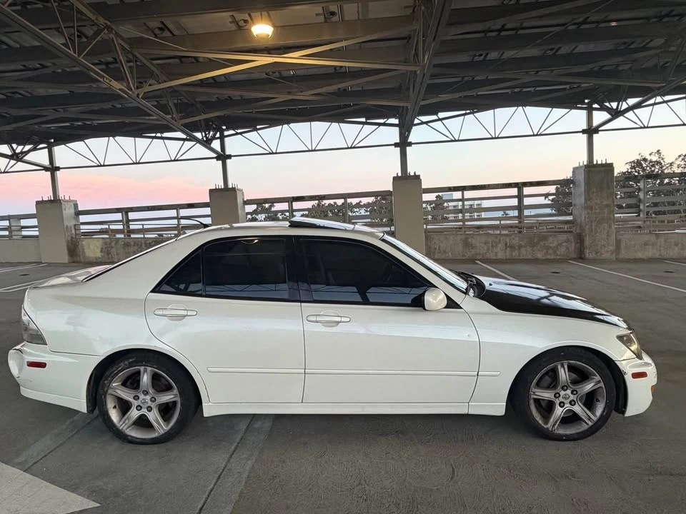 2001 Lexus IS 1st Gen - Image 5 of 13