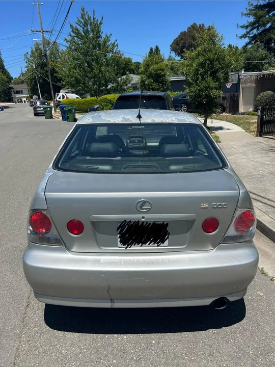 2001 Lexus IS 1st Gen - Image 4 of 4