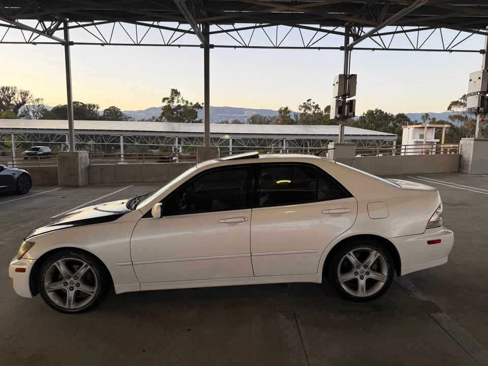 2001 Lexus IS 1st Gen - Image 4 of 13