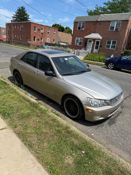 2001 Lexus IS 1st Gen - Image 2 of 6