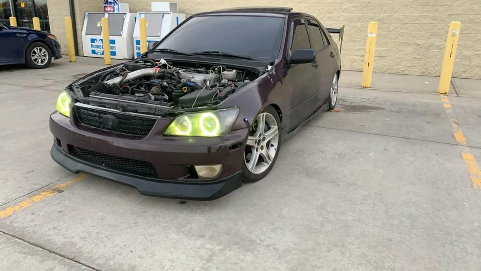 2001 Lexus IS 1st Gen - Image 2 of 3