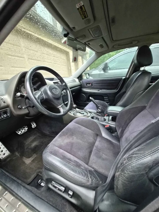 2001 Lexus IS 1st Gen - Image 5 of 10