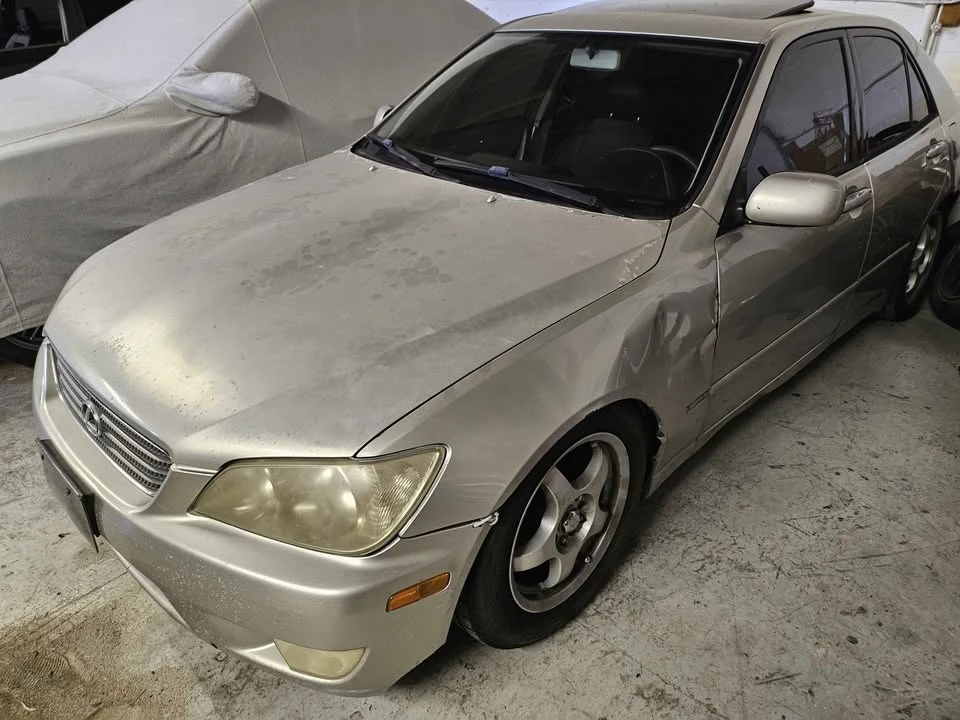 2001 Lexus IS 1st Gen - Image 2 of 4