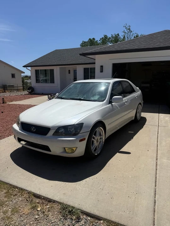 2001 Lexus IS 1st Gen - Image 2 of 9
