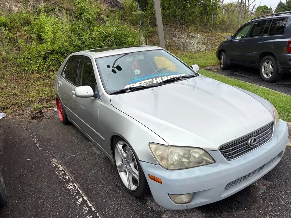 2001 Lexus IS 1st Gen - Image 2 of 12