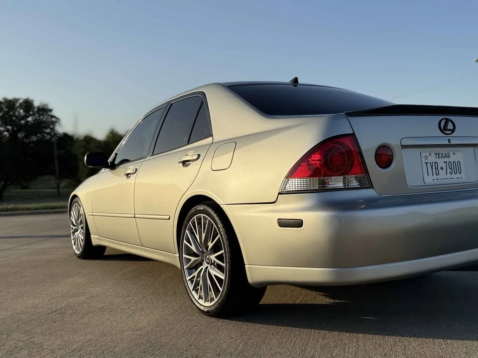 2001 Lexus IS 1st Gen - Image 2 of 19