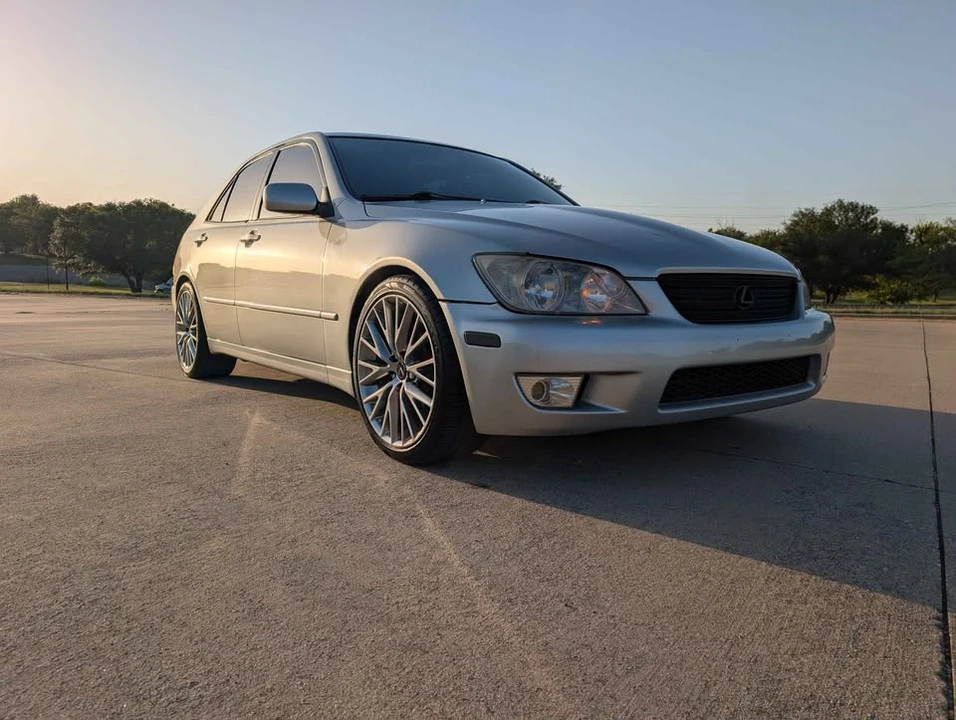 2001 Lexus IS 1st Gen - Image 19 of 19