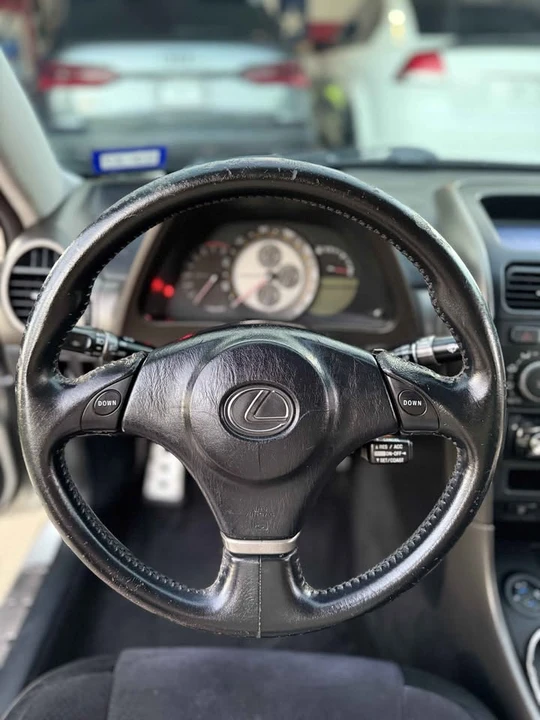 2001 Lexus IS 1st Gen - Image 9 of 19