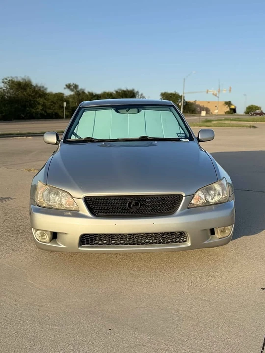 2001 Lexus IS 1st Gen - Image 5 of 19