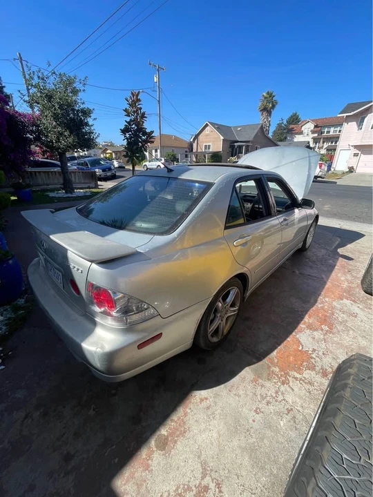 2001 Lexus IS 1st Gen - Image 4 of 5