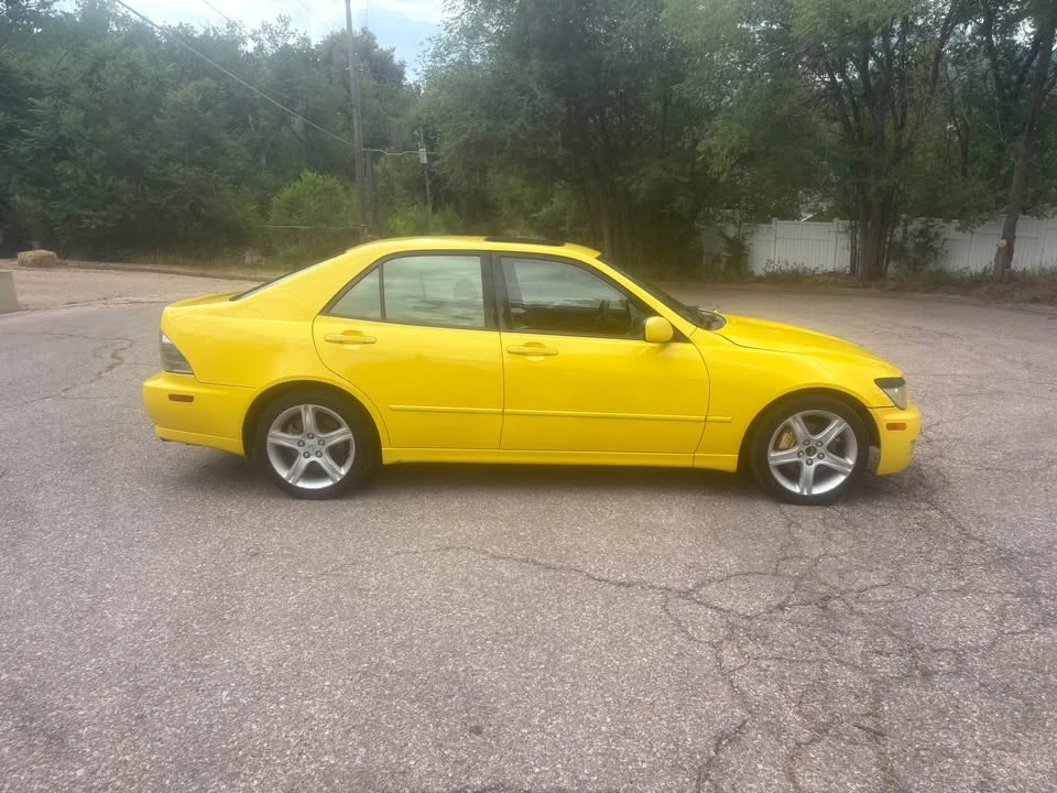 2001 Lexus IS 1st Gen - Image 3 of 8
