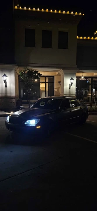 2001 Lexus IS 1st Gen - Image 11 of 20