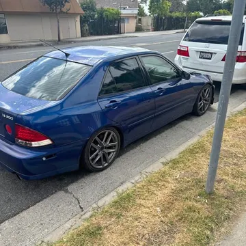 2001 Lexus IS 300 Sedan 4D