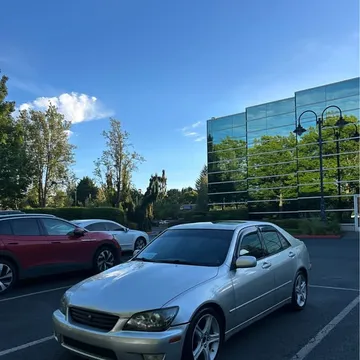 2001 Lexus IS 300 Sedan 4D