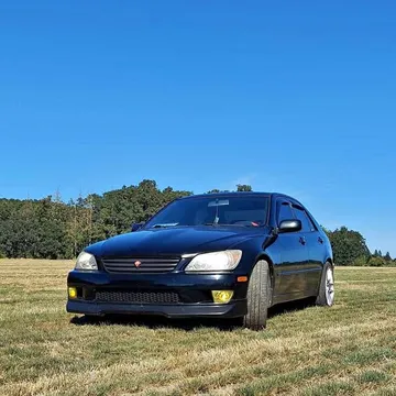 2001 Lexus IS 300 Sedan 4D
