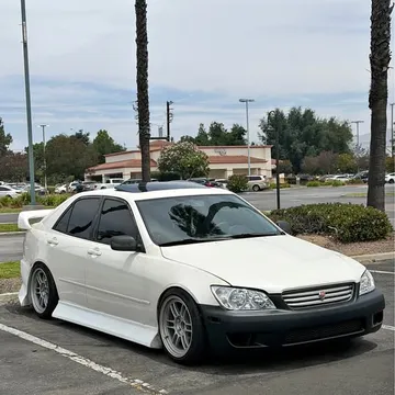 2001 Lexus IS 300 Sedan 4D