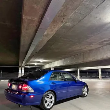 2001 Lexus IS 300 Sedan 4D