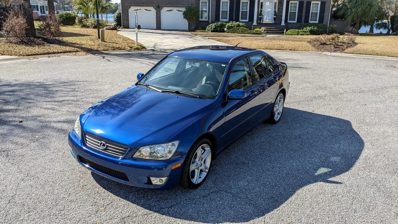 2001 Lexus IS 1st Gen - Image 3 of 31