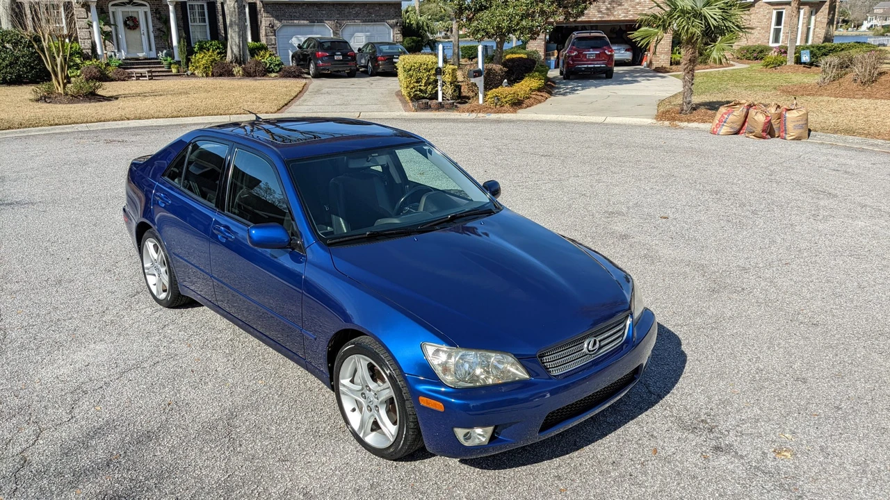 2001 Lexus IS 1st Gen - Image 18 of 31