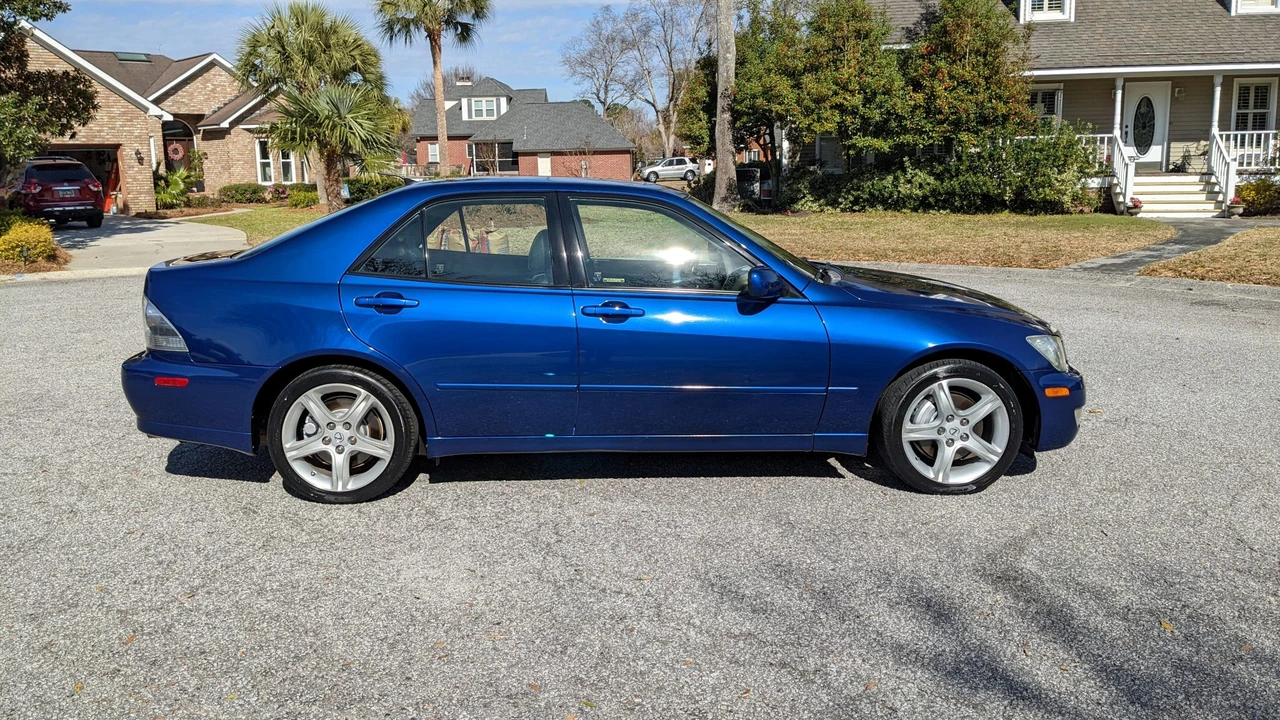 2001 Lexus IS 1st Gen - Image 15 of 31