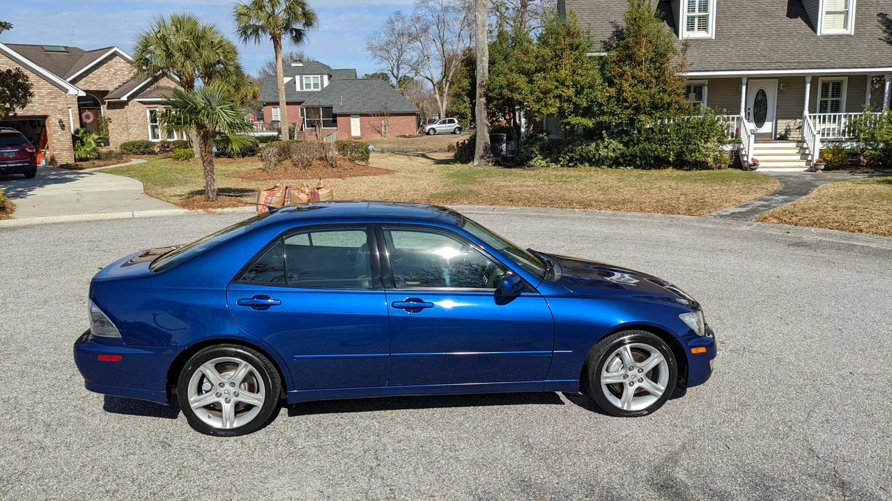 2001 Lexus IS 1st Gen - Image 16 of 31