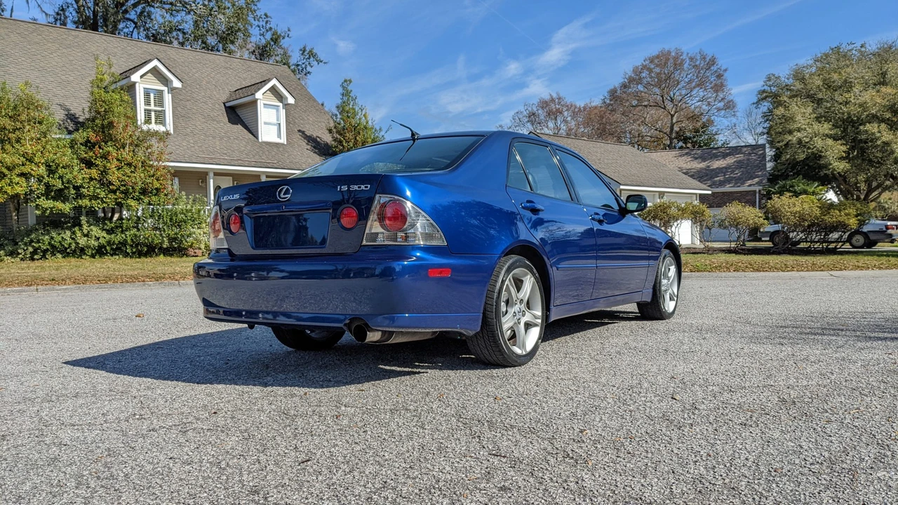 2001 Lexus IS 1st Gen - Image 14 of 31