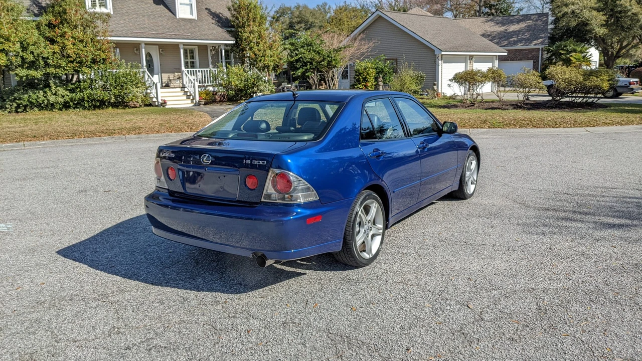 2001 Lexus IS 1st Gen - Image 13 of 31