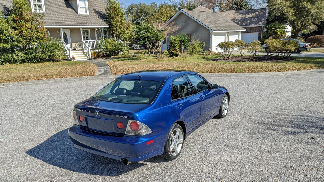 2001 Lexus IS 1st Gen - Image 12 of 31