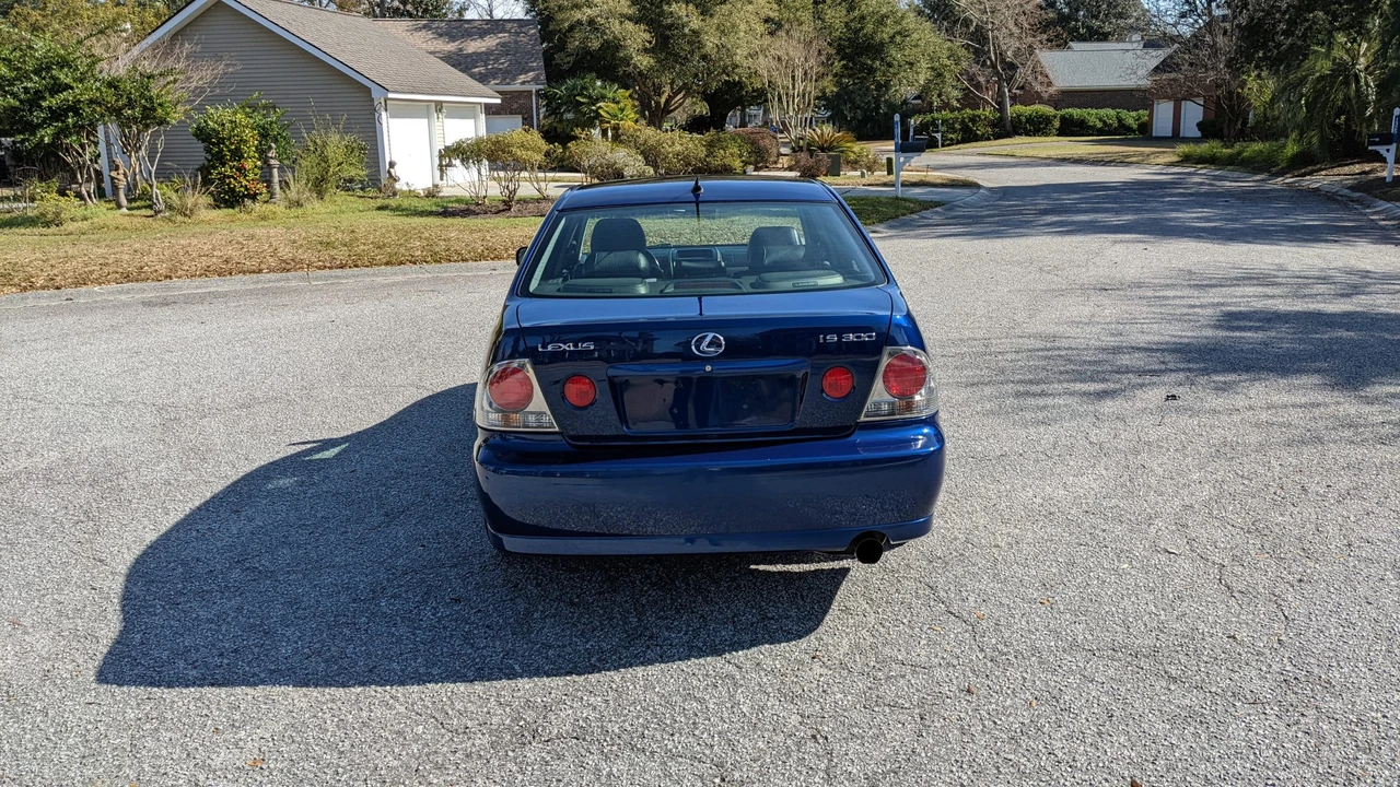 2001 Lexus IS 1st Gen - Image 10 of 31
