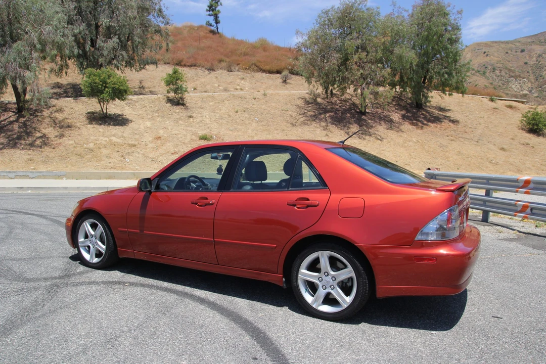 2001 Lexus IS 1st Gen - Image 30 of 31
