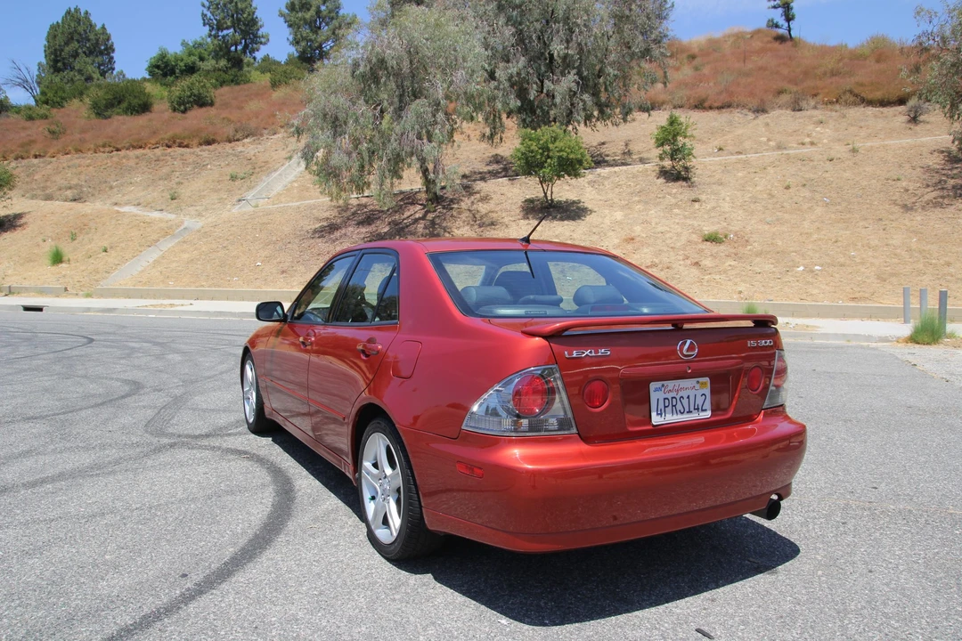 2001 Lexus IS 1st Gen - Image 25 of 31