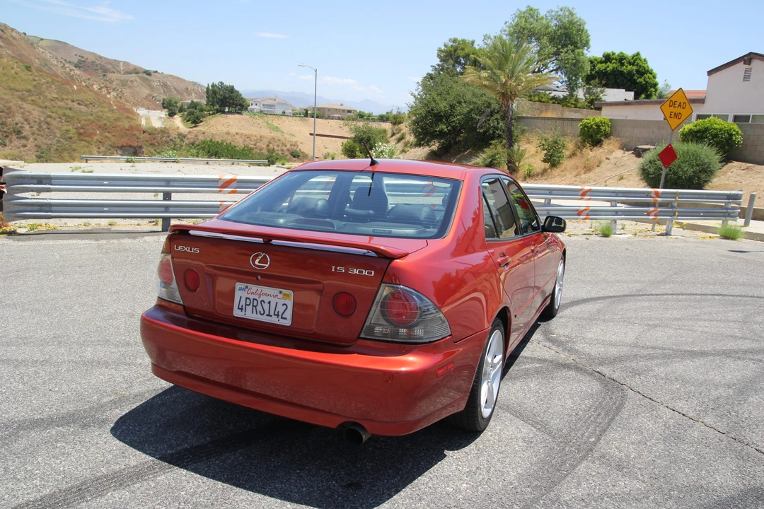 2001 Lexus IS 1st Gen - Image 19 of 31