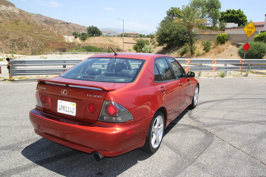 2001 Lexus IS 1st Gen - Image 18 of 31