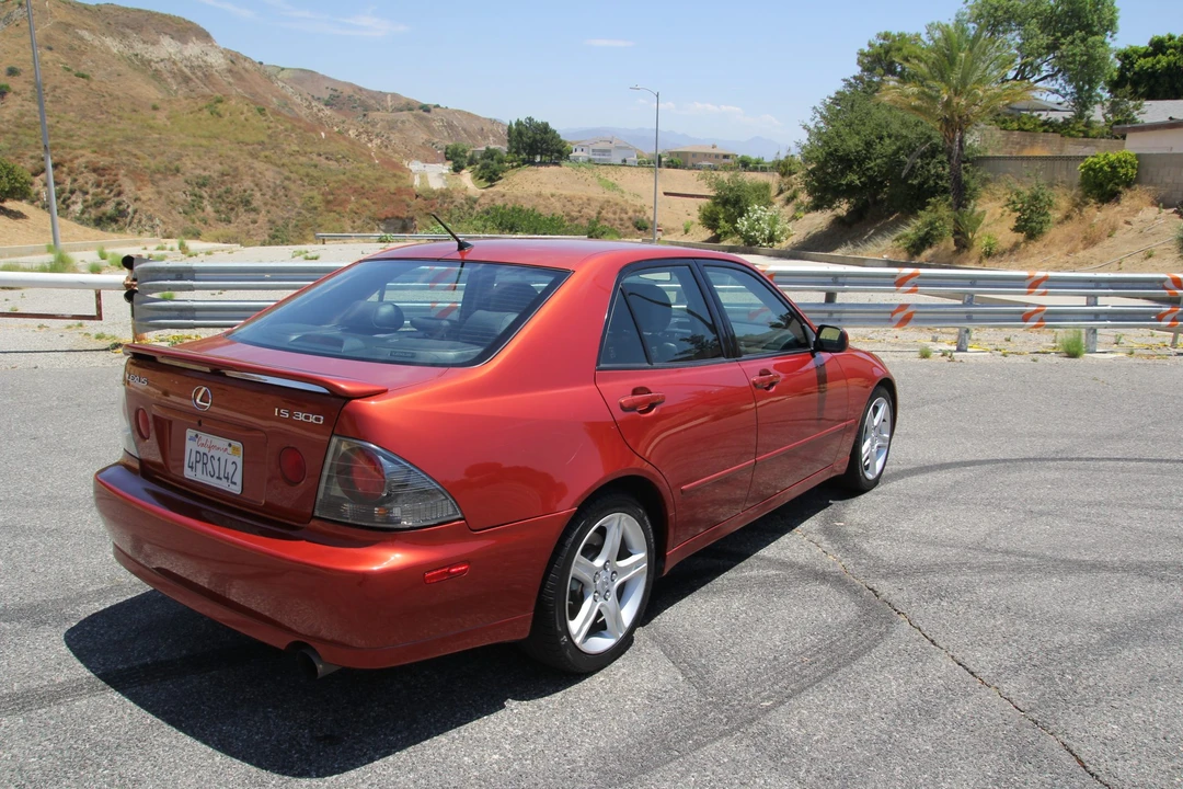 2001 Lexus IS 1st Gen - Image 17 of 31