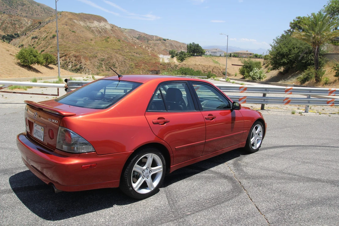 2001 Lexus IS 1st Gen - Image 16 of 31