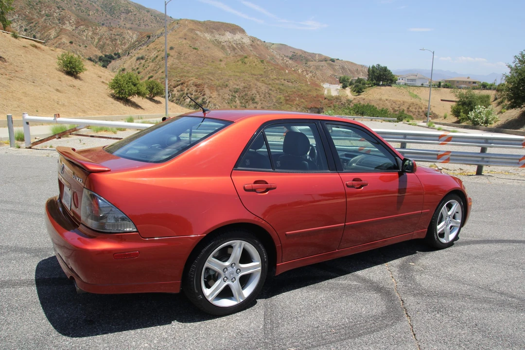 2001 Lexus IS 1st Gen - Image 15 of 31