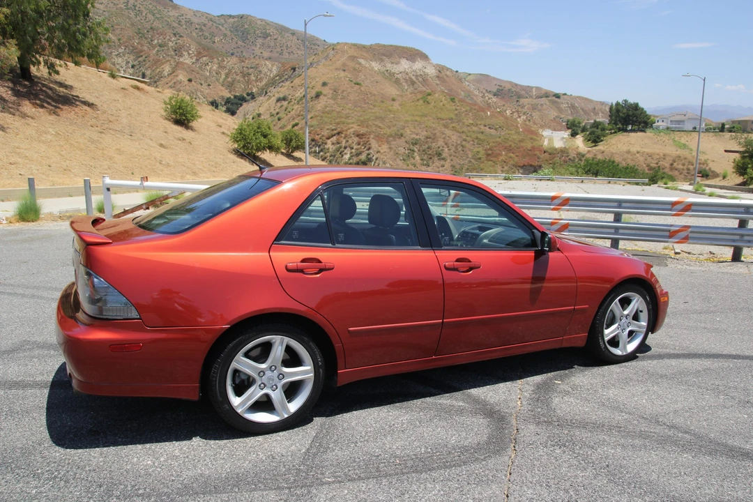 2001 Lexus IS 1st Gen - Image 14 of 31