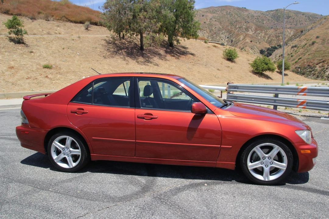 2001 Lexus IS 1st Gen - Image 10 of 31