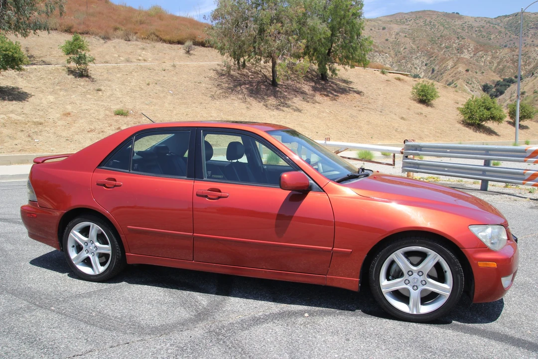 2001 Lexus IS 1st Gen - Image 9 of 31