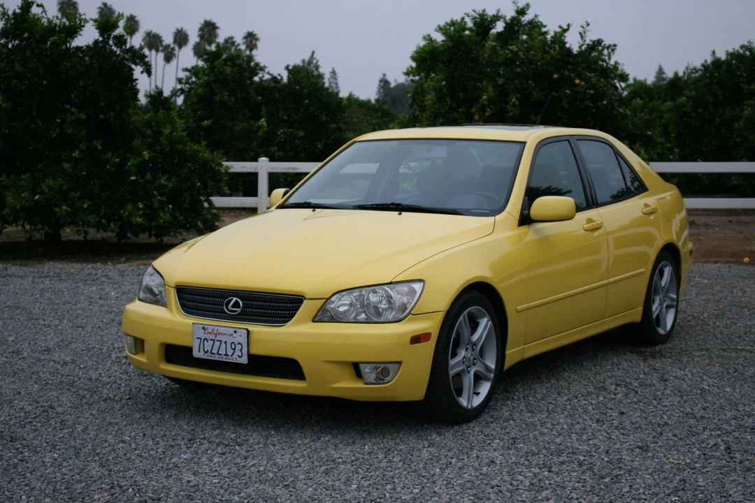 2001 Lexus IS 1st Gen - Image 2 of 31