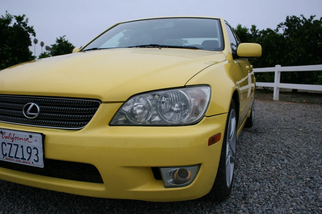 2001 Lexus IS 1st Gen - Image 18 of 31