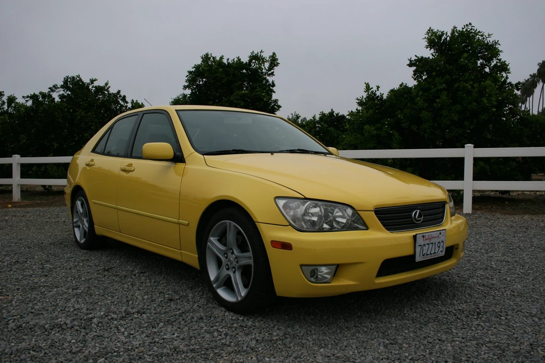 2001 Lexus IS 1st Gen - Image 5 of 31