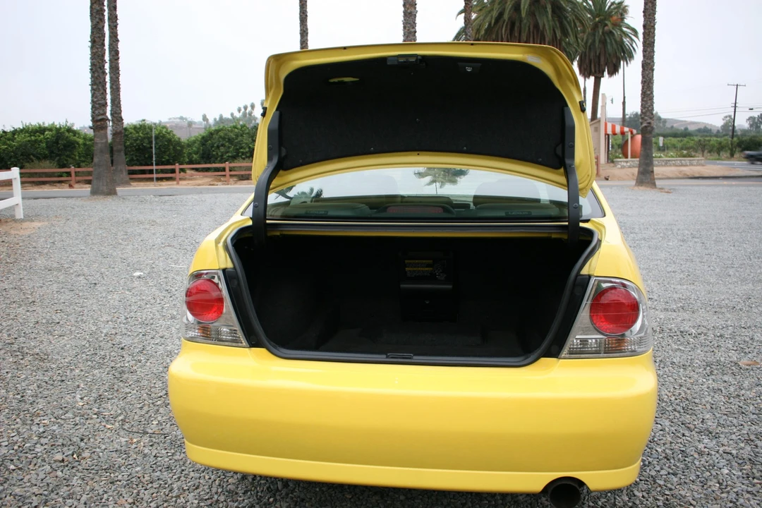 2001 Lexus IS 1st Gen - Image 15 of 31