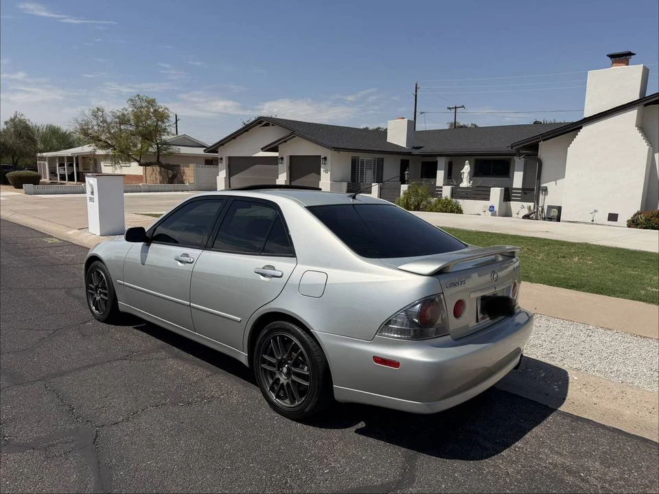 2001 Lexus IS 1st Gen - Image 4 of 7