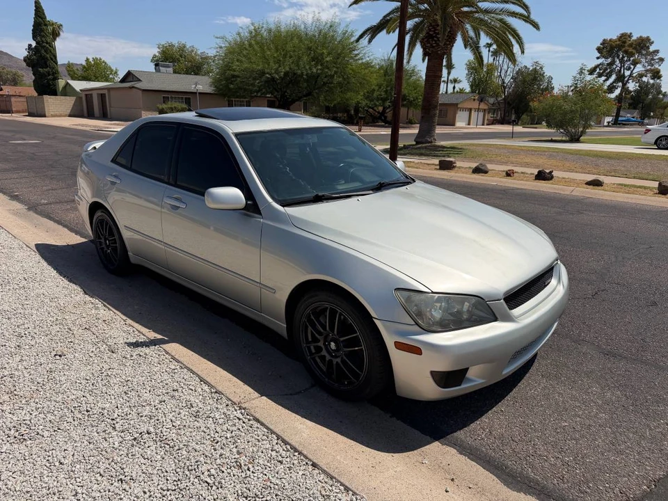 2001 Lexus IS 1st Gen - Image 2 of 7
