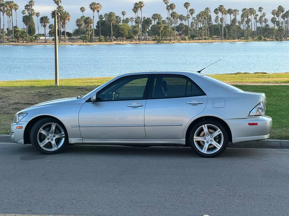 2001 Lexus IS 1st Gen - Image 7 of 18